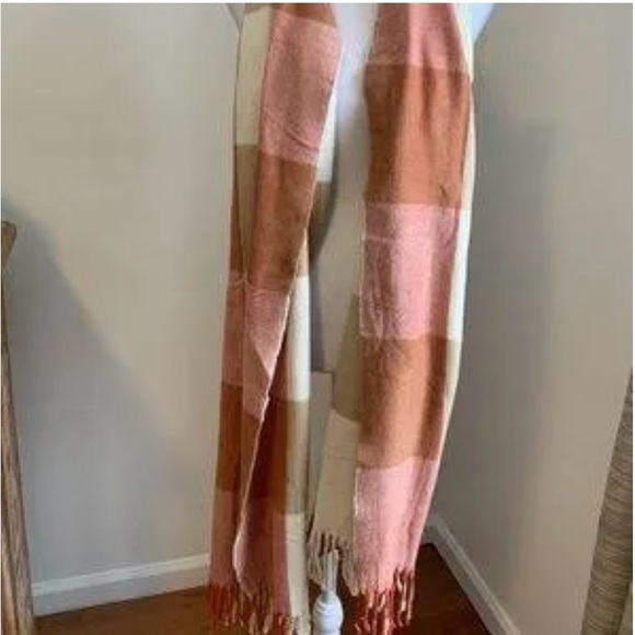 Gap long multi color scarf - Picture 3 of 10